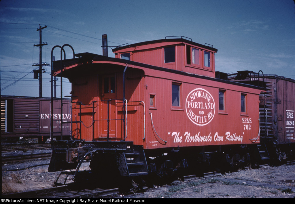 SP&S Caboose 702